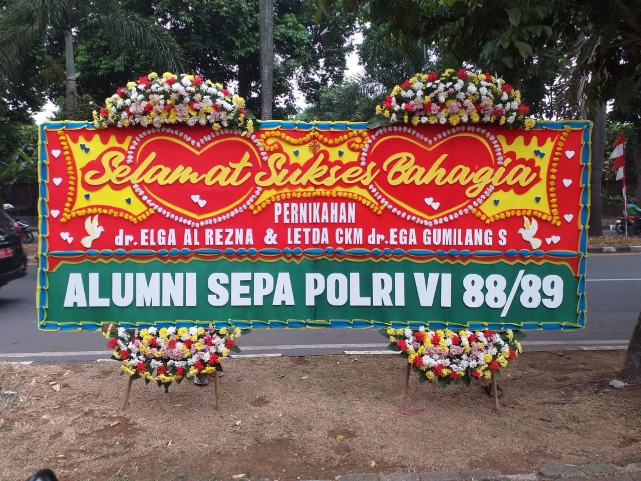 Bunga Papan Ucapan Happy Wedding